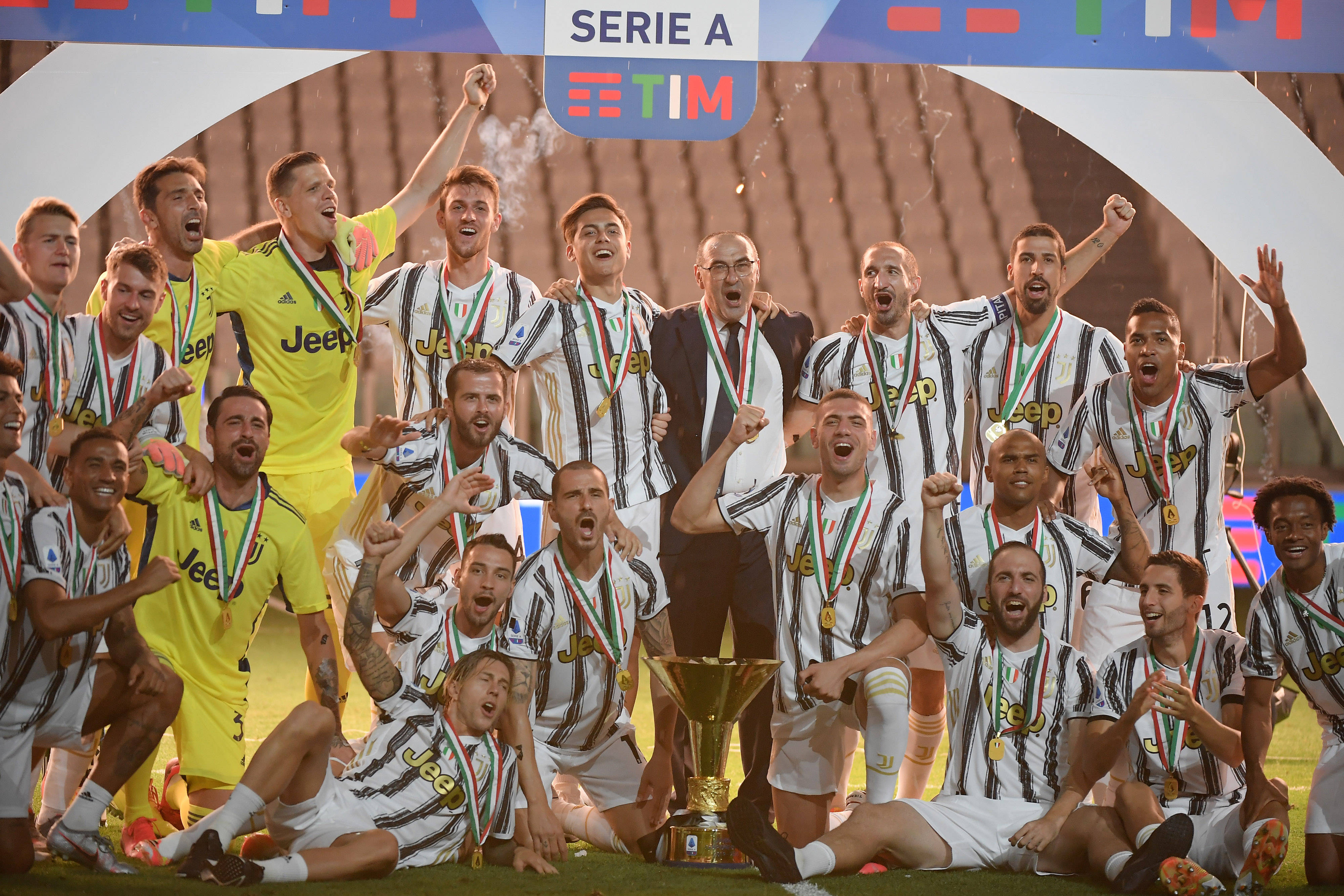 并遭遇顶格 并遭遇顶格