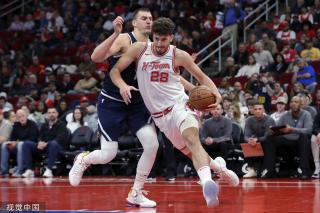 [NBA]卡鲁索手感火热 三分线外手起刀落