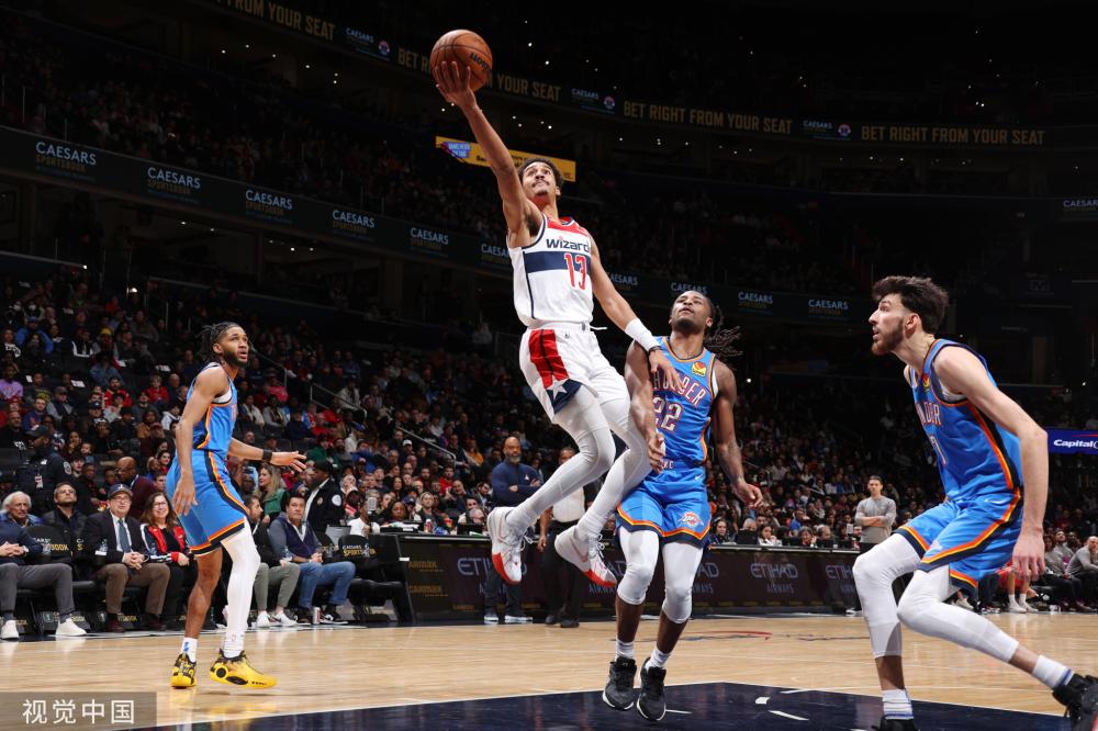 美记：活塞有意得到浓眉，可提供艾维&哈里斯&选秀权筹码（美媒：活塞欲交易得到浓眉，拟拿艾维、哈里斯及选秀权作筹码）